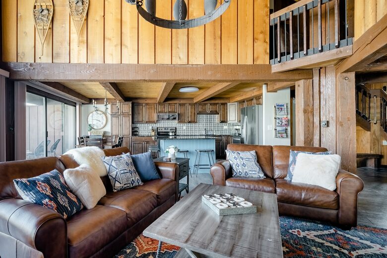 Well-Appointed Townhome Overlooking Dillon Reservoir - Silverthorne, Colorado