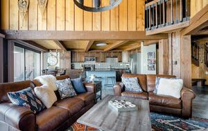 Well-Appointed Townhome Overlooking Dillon Reservoir - Silverthorne, Colorado