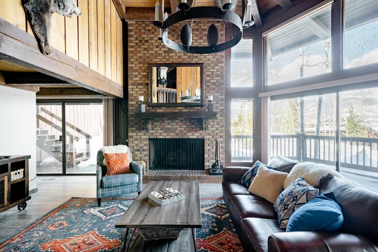 Well-Appointed Townhome Overlooking Dillon Reservoir - Silverthorne, Colorado