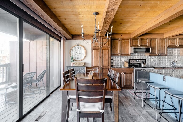 Well-Appointed Townhome Overlooking Dillon Reservoir - Silverthorne, Colorado