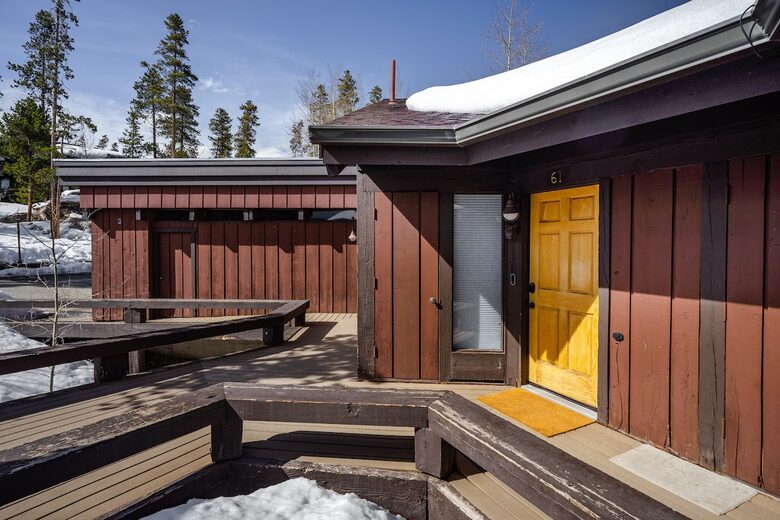 Well-Appointed Townhome Overlooking Dillon Reservoir - Silverthorne, Colorado