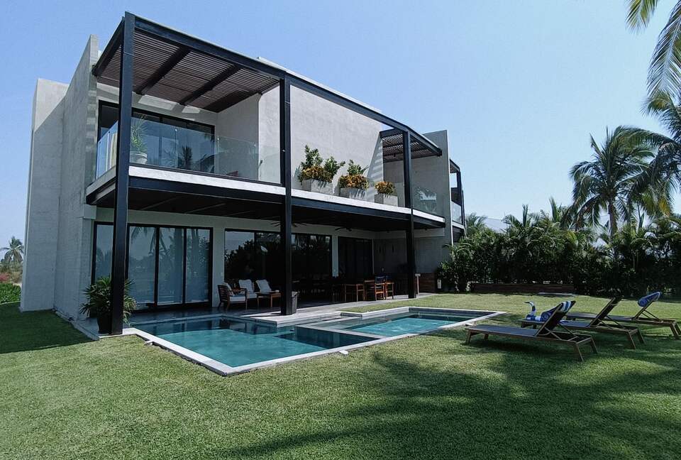 AVYRA - Acapulco de Juarez, Mexico