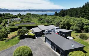 Elevated Living Above the Shores of Lake Taupō - Taupō, New Zealand