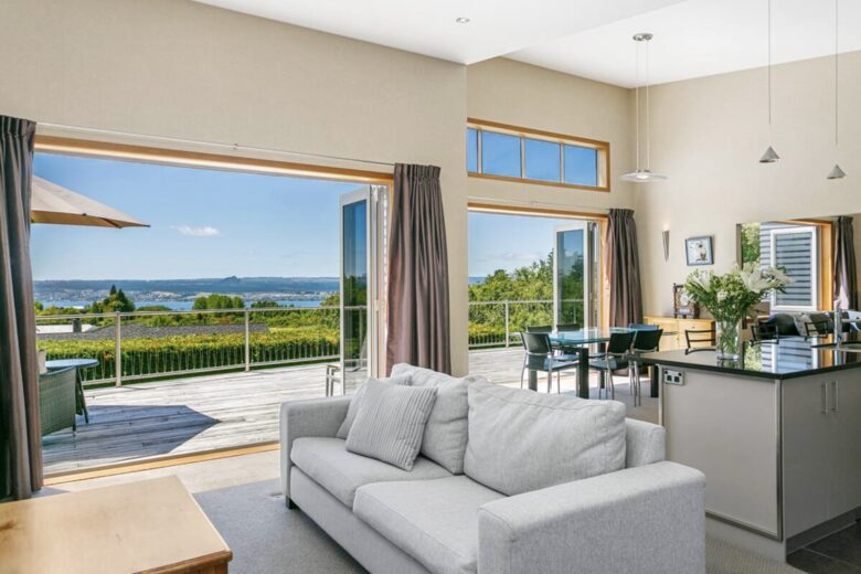 Elevated Living Above the Shores of Lake Taupō - Taupō, New Zealand