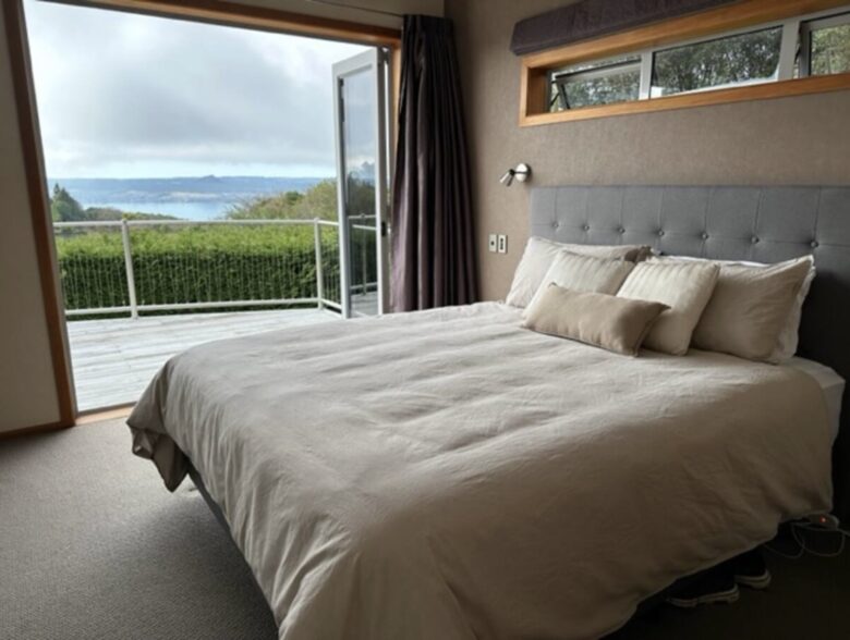 Elevated Living Above the Shores of Lake Taupō - Taupō, New Zealand