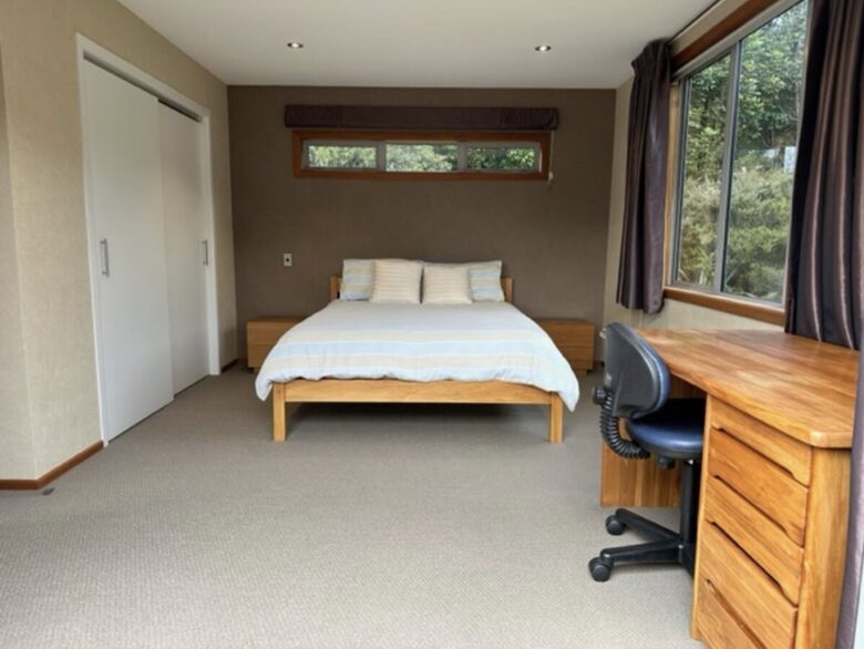 Elevated Living Above the Shores of Lake Taupō - Taupō, New Zealand