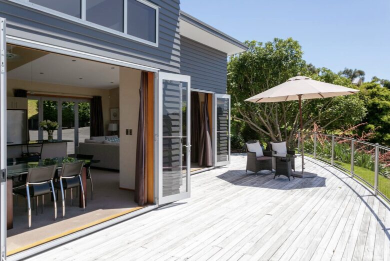 Elevated Living Above the Shores of Lake Taupō - Taupō, New Zealand