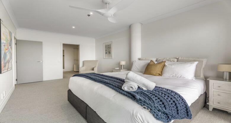 Sophisticated Waterfront Escape Overlooking Waitematā Harbour - Auckland, New Zealand