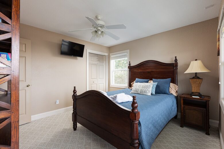 Charming Beach Retreat Near the Heart of the Outer Banks - Kill Devil Hills, North Carolina