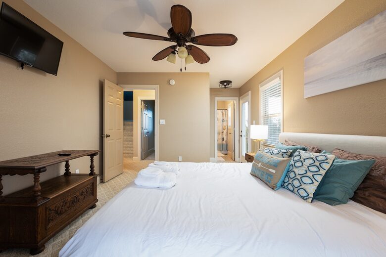 Charming Beach Retreat Near the Heart of the Outer Banks - Kill Devil Hills, North Carolina