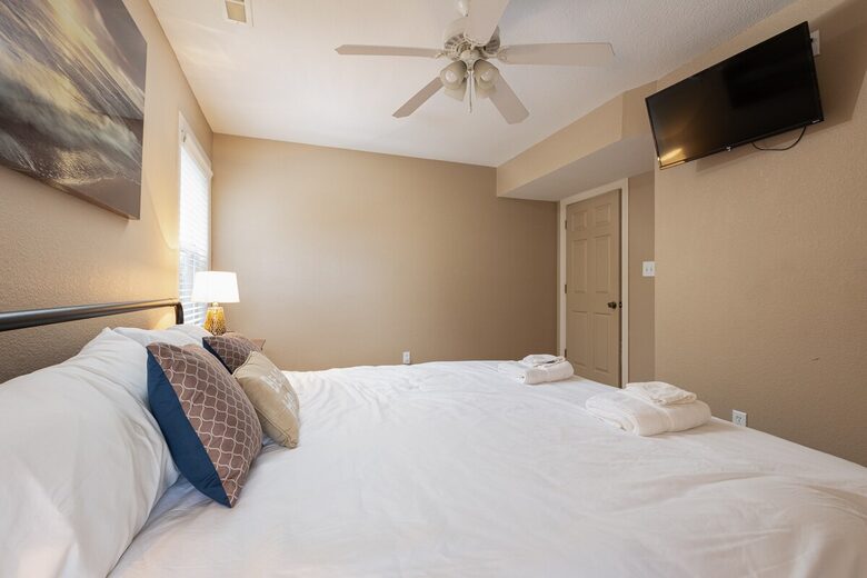 Charming Beach Retreat Near the Heart of the Outer Banks - Kill Devil Hills, North Carolina
