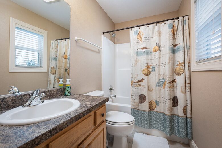 Charming Beach Retreat Near the Heart of the Outer Banks - Kill Devil Hills, North Carolina