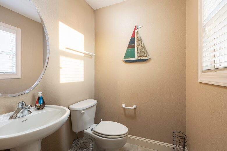 Charming Beach Retreat Near the Heart of the Outer Banks - Kill Devil Hills, North Carolina