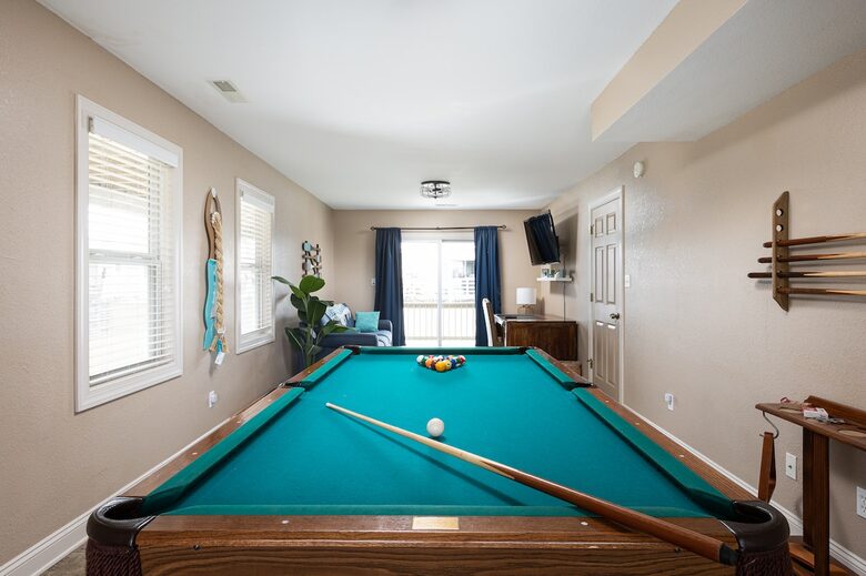 Charming Beach Retreat Near the Heart of the Outer Banks - Kill Devil Hills, North Carolina