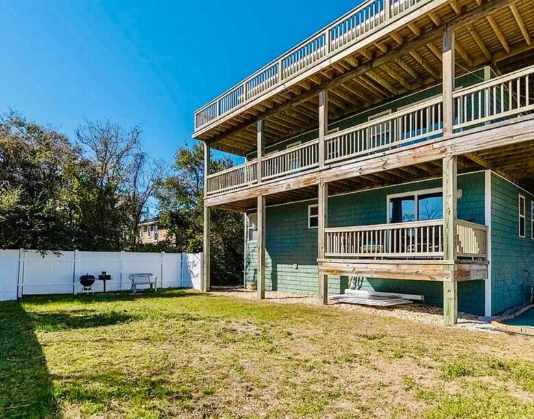 Charming Beach Retreat Near the Heart of the Outer Banks - Kill Devil Hills, North Carolina