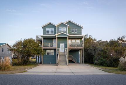 Charming Beach Retreat Near the Heart of the Outer Banks - Kill Devil Hills, North Carolina