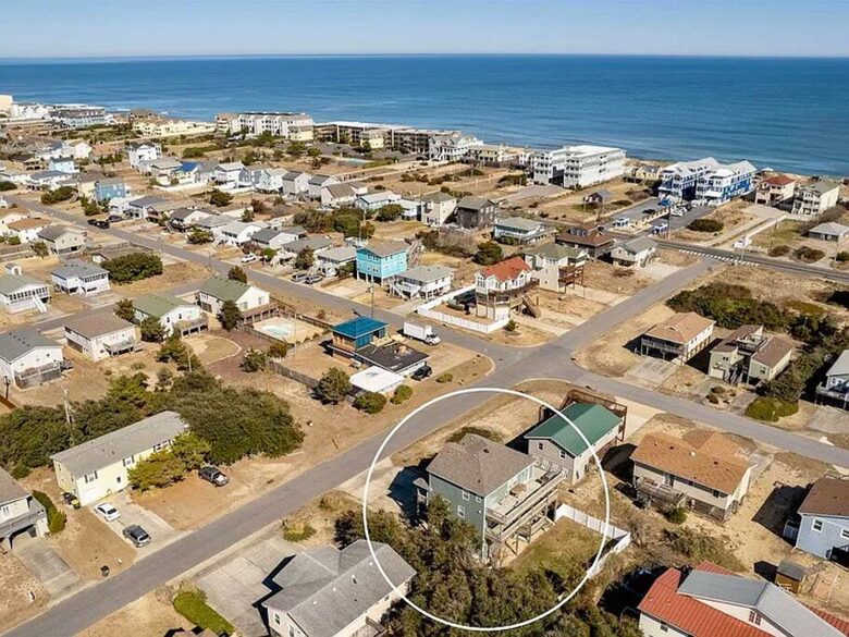 Charming Beach Retreat Near the Heart of the Outer Banks - Kill Devil Hills, North Carolina