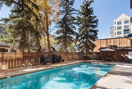 Lionshead Village Residence - Just Steps to the Gondola - Vail, Colorado
