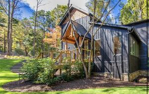 Elegance Meets Nature on the Shores of Lake Hartwell - Lavonia, Georgia