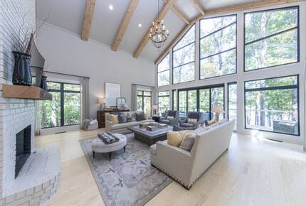 Elegance Meets Nature on the Shores of Lake Hartwell - Lavonia, Georgia
