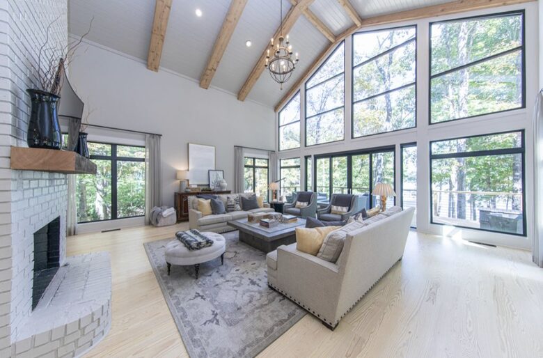 Elegance Meets Nature on the Shores of Lake Hartwell - Lavonia, Georgia