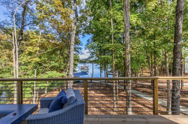 Elegance Meets Nature on the Shores of Lake Hartwell - Lavonia, Georgia