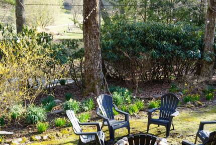 Blue Ridge Retreat in Historic Valle Crucis - Banner Elk, North Carolina