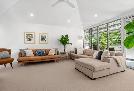 Luxury Tree-Top Retreat in Noosa’s Prestigious Little Cove - Noosa Heads, Australia