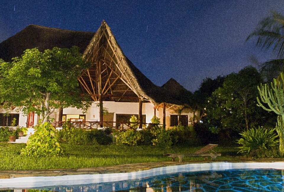 Elegant Beachside Retreat with Private Pool - Malindi, Kenya