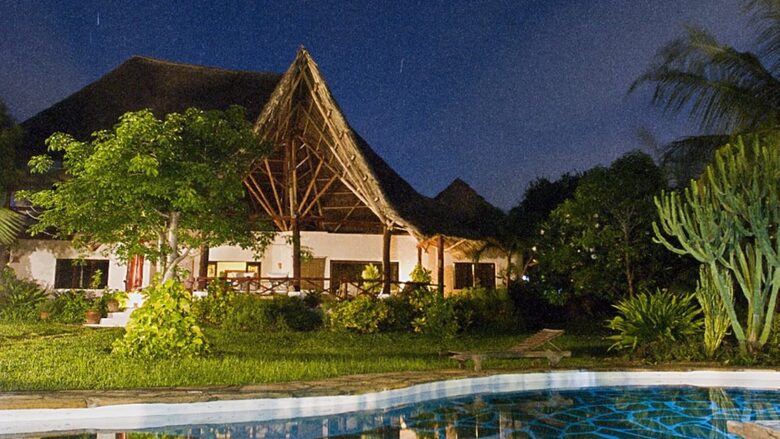Elegant Beachside Retreat with Private Pool - Malindi, Kenya