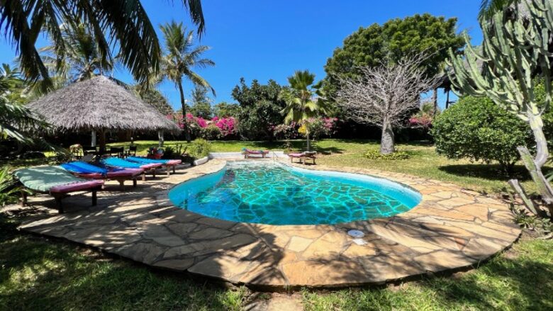 Elegant Beachside Retreat with Private Pool - Malindi, Kenya