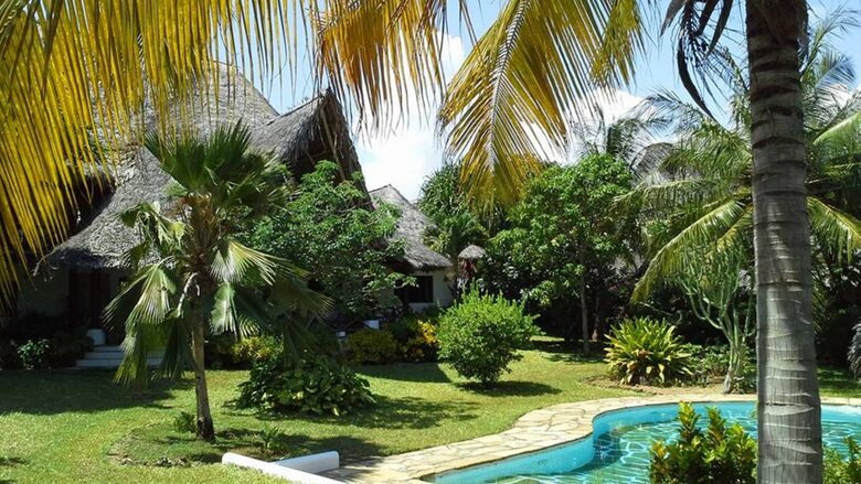 Elegant Beachside Retreat with Private Pool - Malindi, Kenya