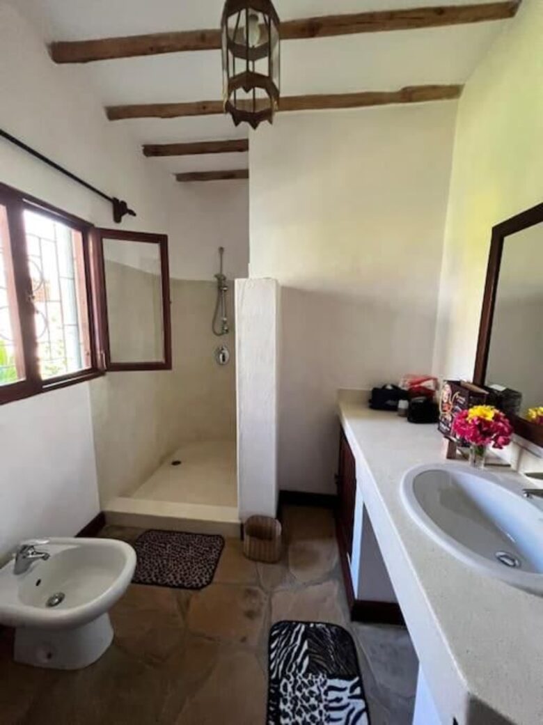 Elegant Beachside Retreat with Private Pool - Malindi, Kenya