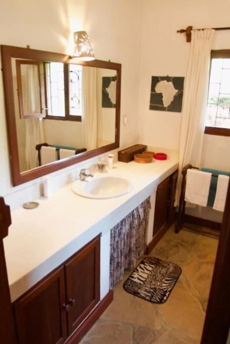 Elegant Beachside Retreat with Private Pool - Malindi, Kenya