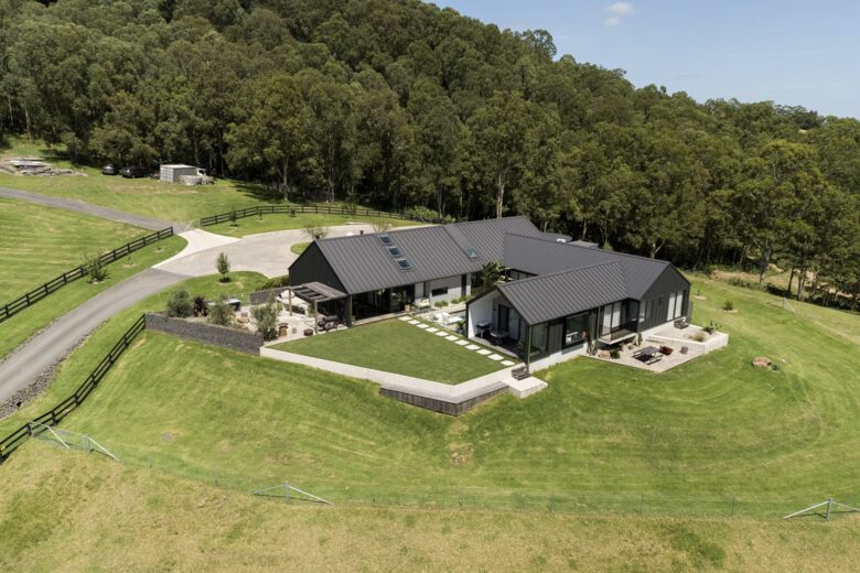 Valley Elegance on 60 Acres - Kangaroo Valley, Australia
