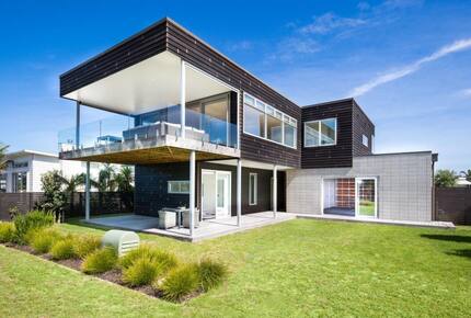 Elevated Beachside Living in Omaha - Omaha, New Zealand