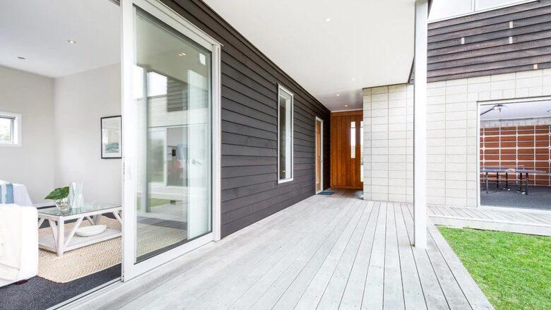 Elevated Beachside Living in Omaha - Omaha, New Zealand