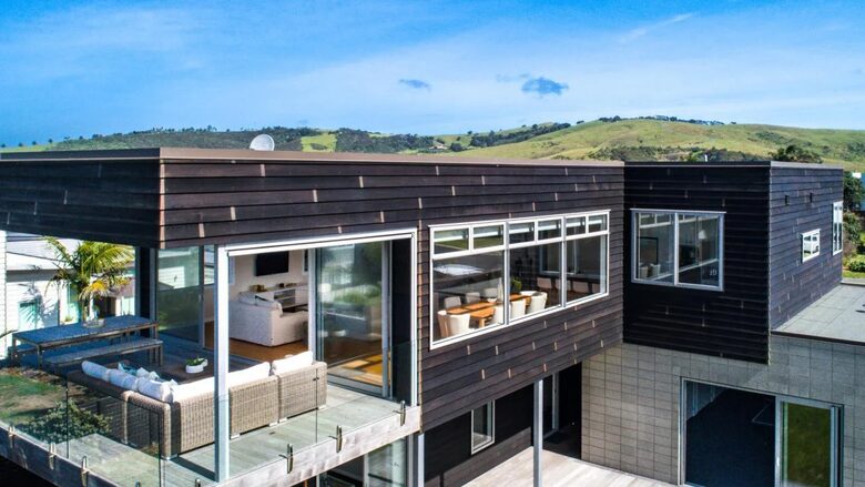 Elevated Beachside Living in Omaha - Omaha, New Zealand
