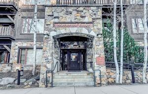 Ski-In/Ski-Out Mountain Comfort in Arrowhead Village - Edwards, Colorado
