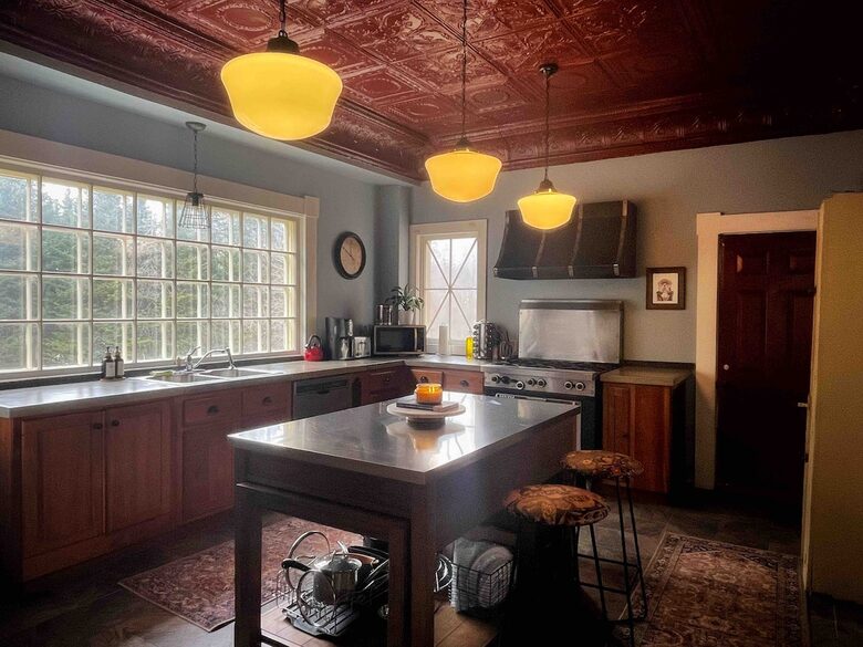 Timeless Charm on 14 Private Acres in Montgomery - Montgomery, Vermont