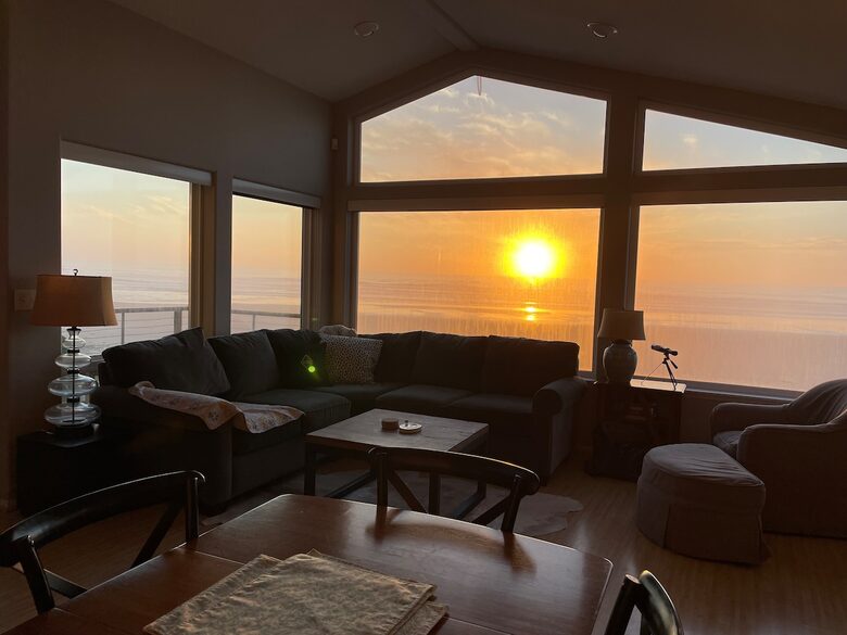 A Coastal Escape on Oregon’s Shoreline - Waldport, Oregon