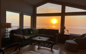 A Coastal Escape on Oregon’s Shoreline - Waldport, Oregon