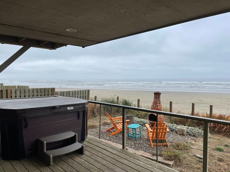 A Coastal Escape on Oregon’s Shoreline - Waldport, Oregon