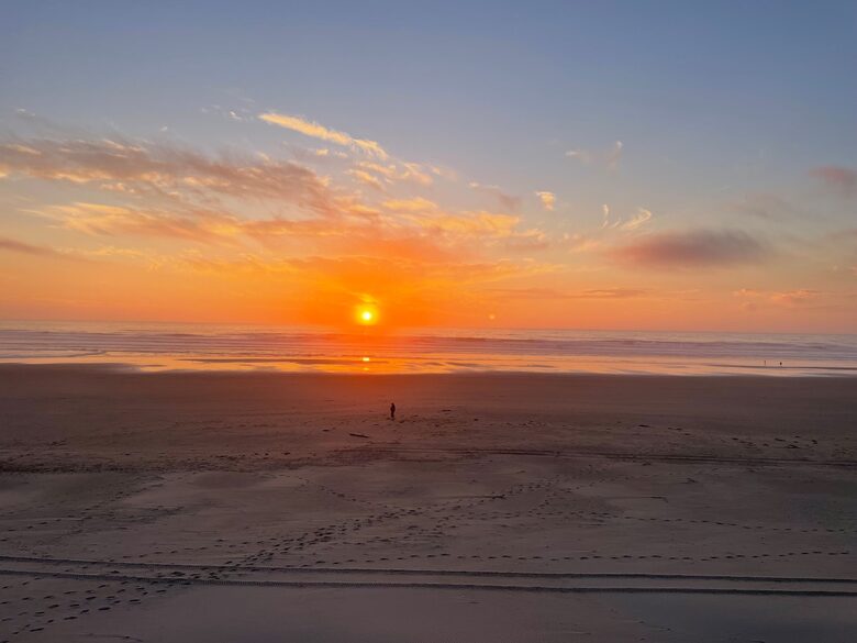 A Coastal Escape on Oregon’s Shoreline - Waldport, Oregon