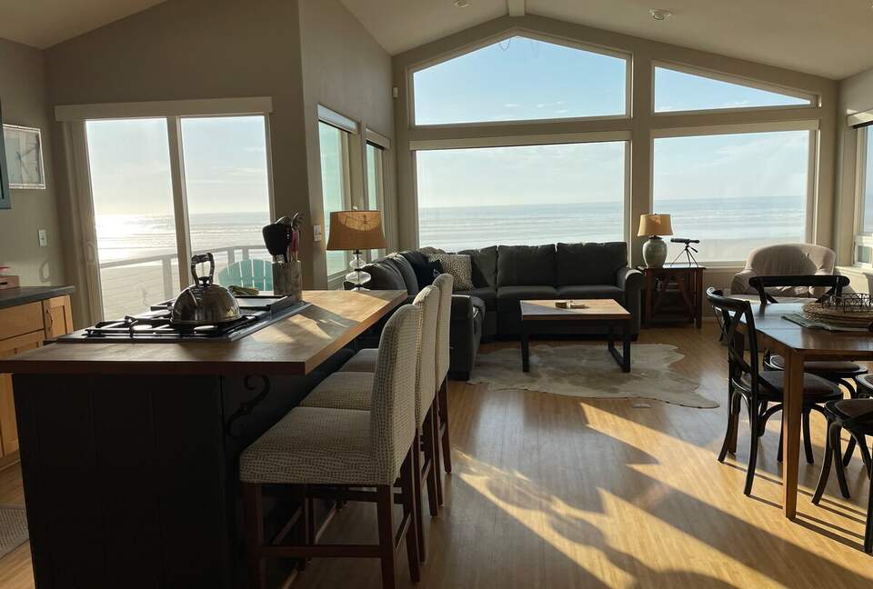 A Coastal Escape on Oregon’s Shoreline - Waldport, Oregon