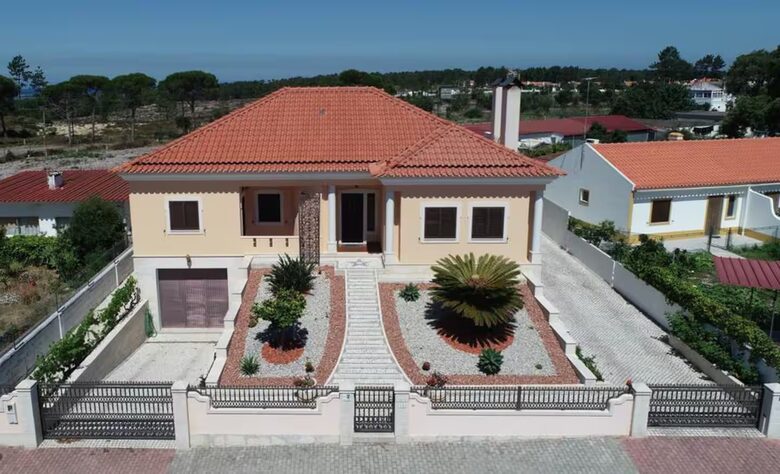 Family Villa with Private Pool Near Santo André Lagoon - Brescos, Santo André, Portugal