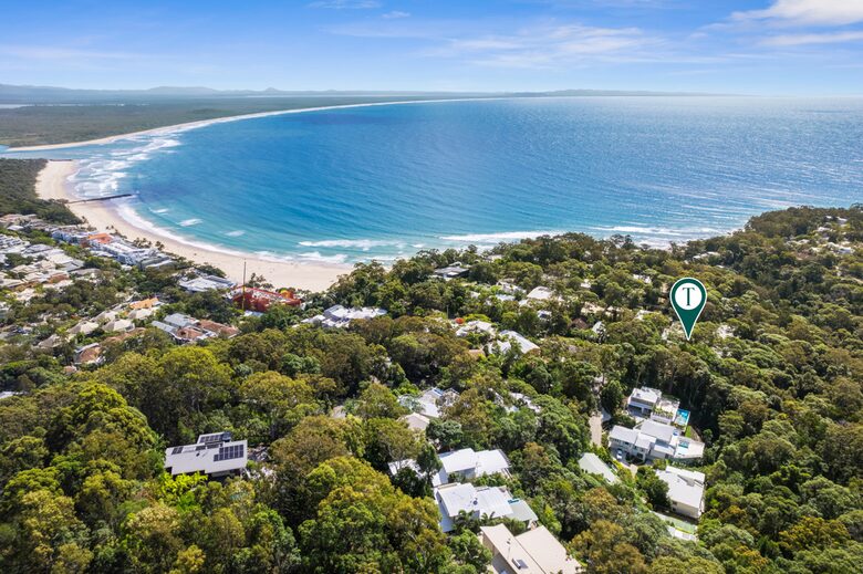 Luxury Tree-Top Retreat in Noosa’s Prestigious Little Cove - Noosa Heads, Australia