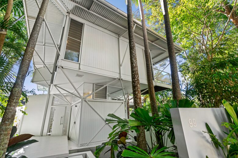 Luxury Tree-Top Retreat in Noosa’s Prestigious Little Cove - Noosa Heads, Australia