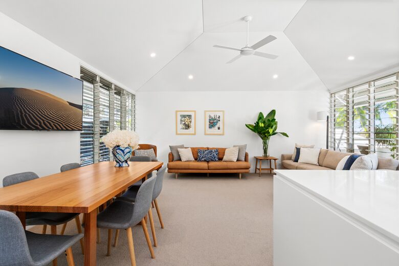 Luxury Tree-Top Retreat in Noosa’s Prestigious Little Cove - Noosa Heads, Australia