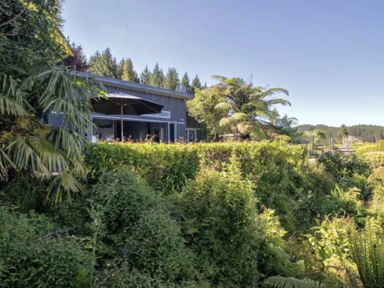 Peaceful Bush Retreat with Water Views - Rotorua, New Zealand